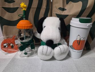Starbucks x Peanuts Snoopy Collection cups