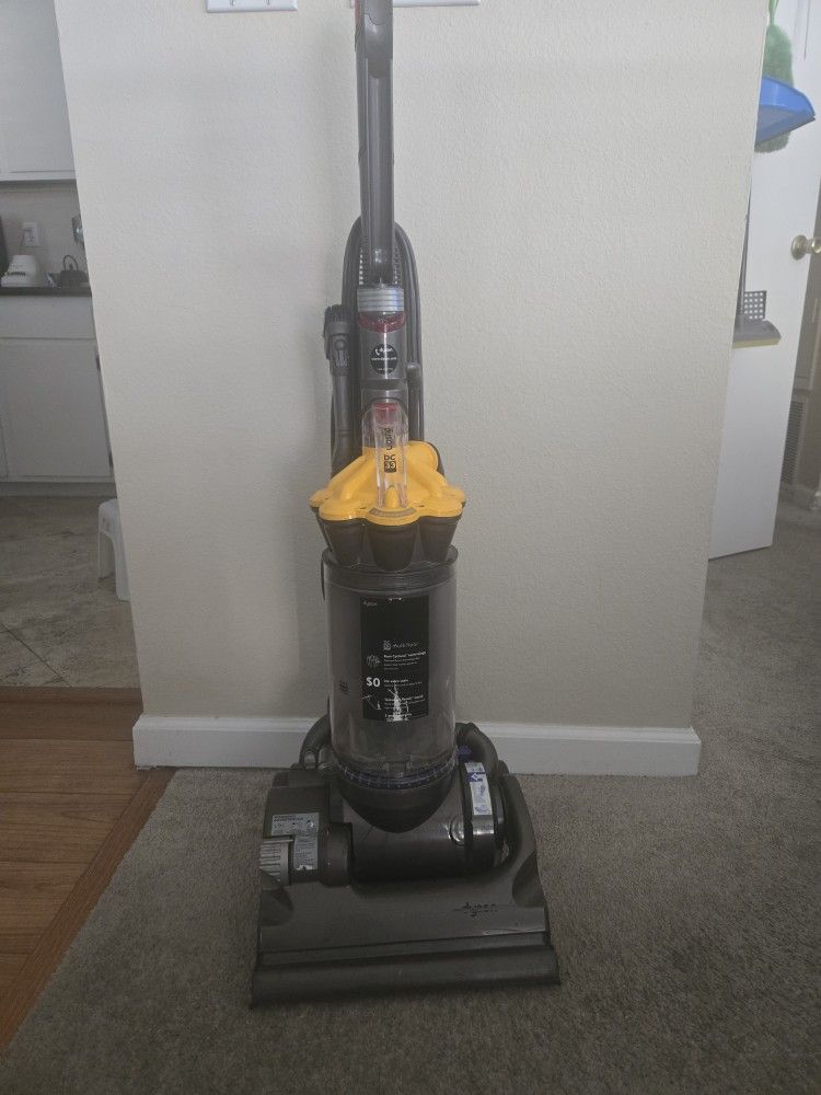 DYSON VACUUM DC 33