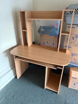 Computer Desk with Hutch