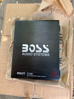 Boss Riot R1100M Amplifier