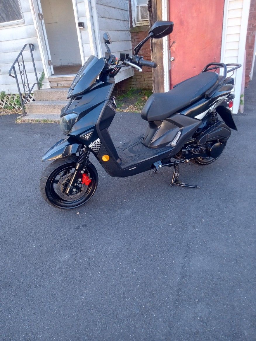 2023 SCOOTER 150 cc RUN GREAT HAS TITLE 