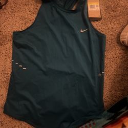 Nike Female Xs