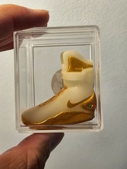 Mags mini sneaker collectible