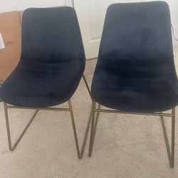 🪑 Set of 2 Modern Chairs – For Sale! 🪑