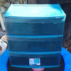 3-Drawer Rubbermaid