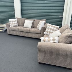 Couch And Loveseat Set Cash Only 