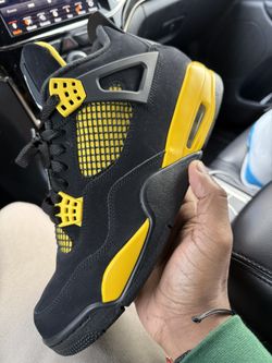 Jordan Retro 4 Thunder