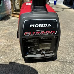 Honda EU2200i Generator - Like New 