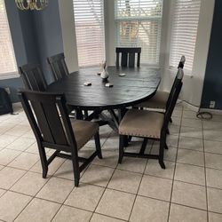 Living Spaces Jaxon Dining Set