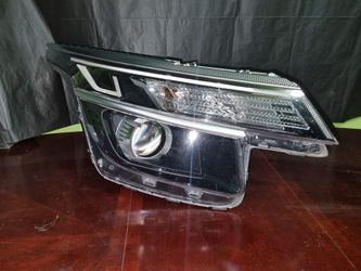 KIA SELTOS 21-23 HEADLIGHT ASSEMBLY OEM RIGHT PASSENGER