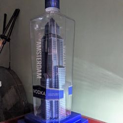 New Amsterdam Collectible Statue