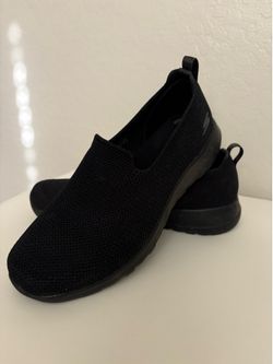 Woman’s Skechers 8.5