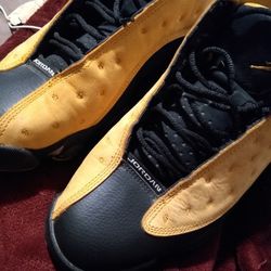 Amazing Condition Jordan 13s Size 10 90$ Steal!!