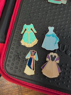 Lounge fly pins