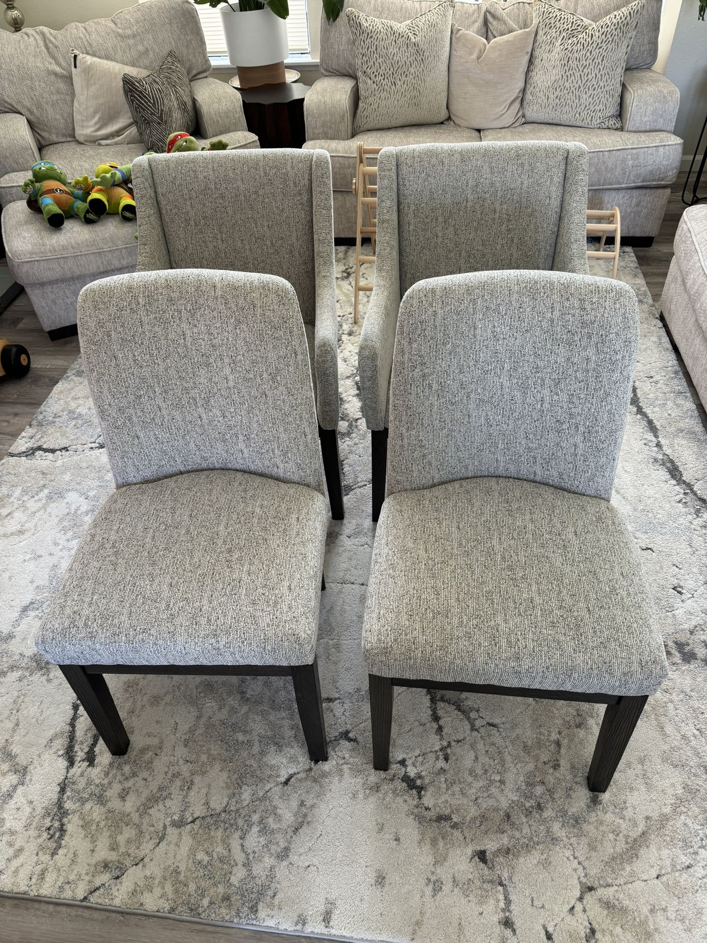 Gently Used Dining Chairs 
