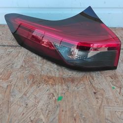 2021-2024 Nissan Rogue Rear Led Taillight 