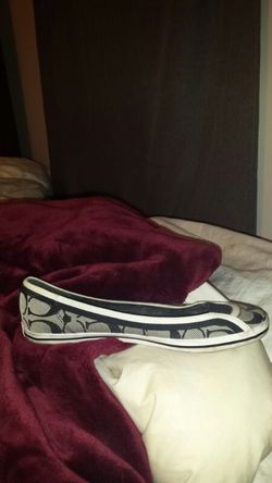 Size 7 coach flats
