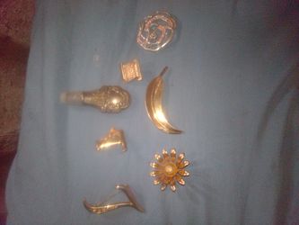 Vintage pins, silver stopper top