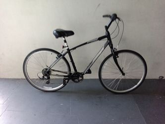 BICYCLE GIANT 7 SPEED SIZE 29 BRAND NEW