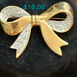 Beautiful Vintage Brooch 