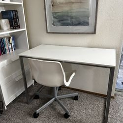 Desk and chair 