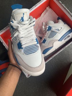 Air Jordan 4 Retro 'Military Blue' 2024