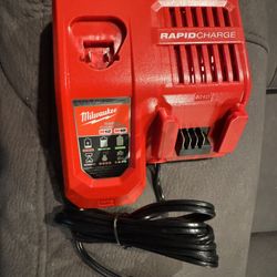 Milwaukee Fast Charger New