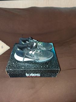 Nike 11/23 New Cost 200 Asking 50.  Size 10 Mens