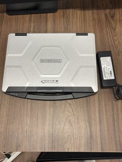 Slim Panasonic CF-54, Intel Core i5 7th Gen, 16gb ram, 512gb SSD, Excellent Condition , windows 11 Pro, comes with Panasonic charger. Fast working and