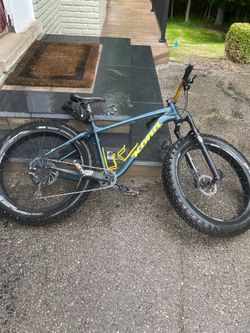 “Kona Woo Fat Bike - Upgraded Bluto Fork + Jumbo Jims - Low Miles (<500) - Medium/Large”