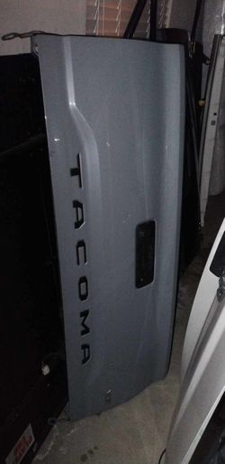 Toyota Tacoma Tailgate