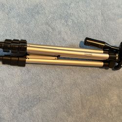 Neewer Lightweight Tripod 