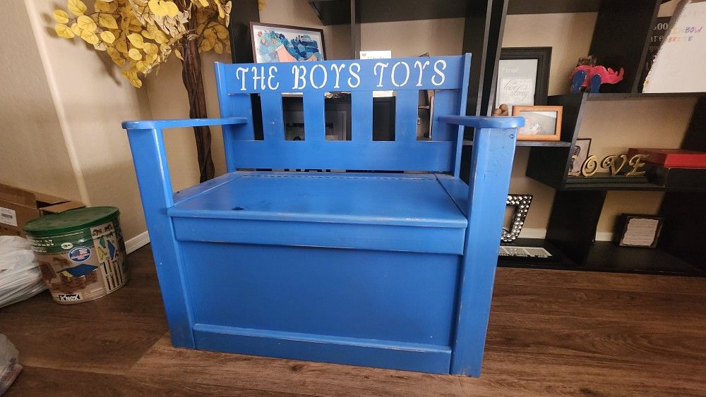 Boys Large Wooden Bench/ Toy Box! VERY SOLID!