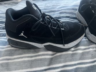 Men’s Air Jordan Max Aura 3 Black Wolf Grey Shoes 