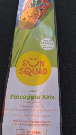 Large pineapple kite 196 feet 38 1/4 in tall