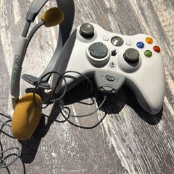 XBOX 360 Wireless Controller .With Wired Headset 