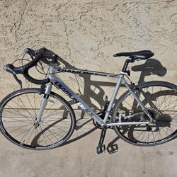 DiamondbackPodium 1 Road Bike with 700c Wheel