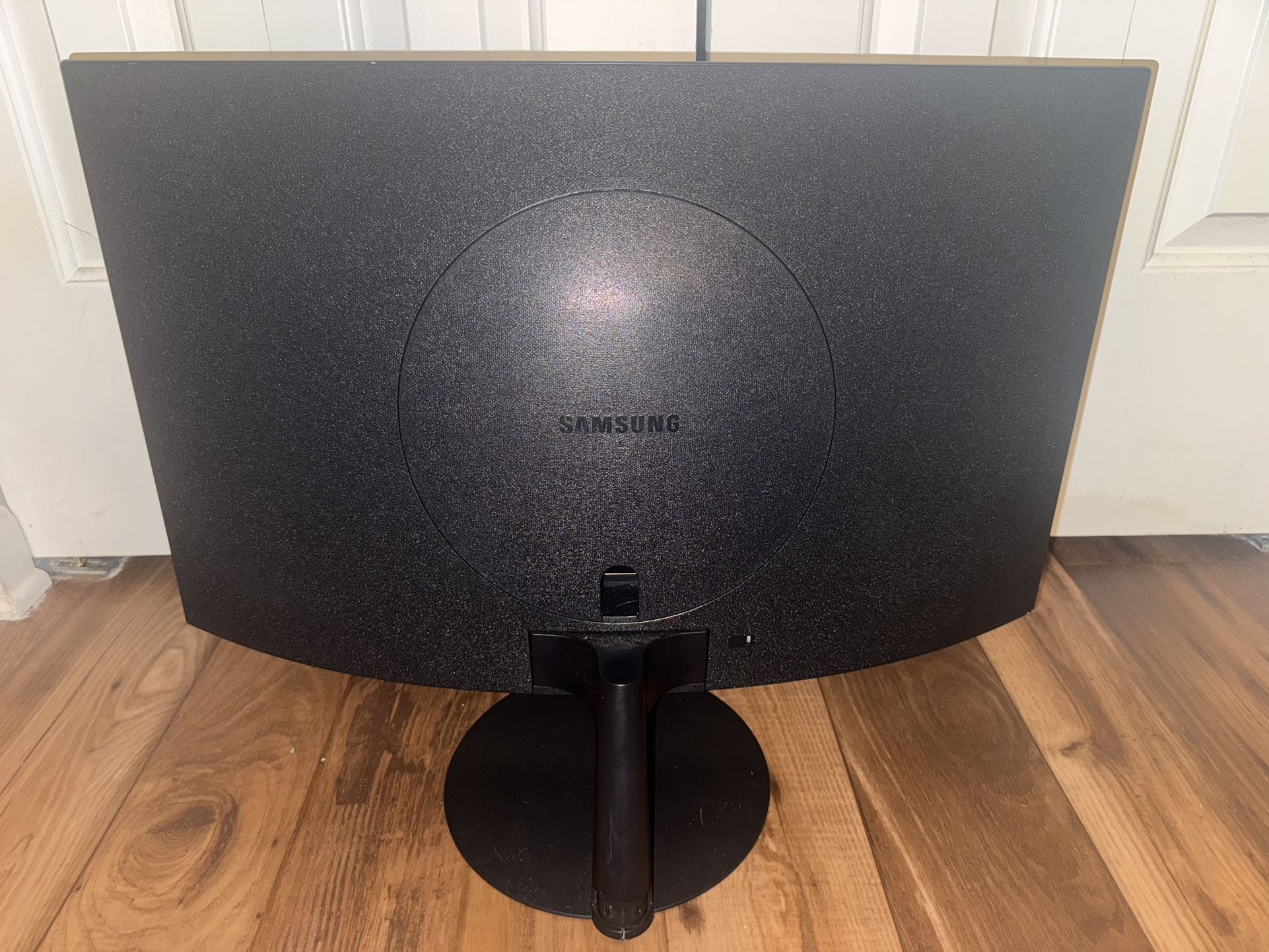 27” Samsung Curved Monitor
