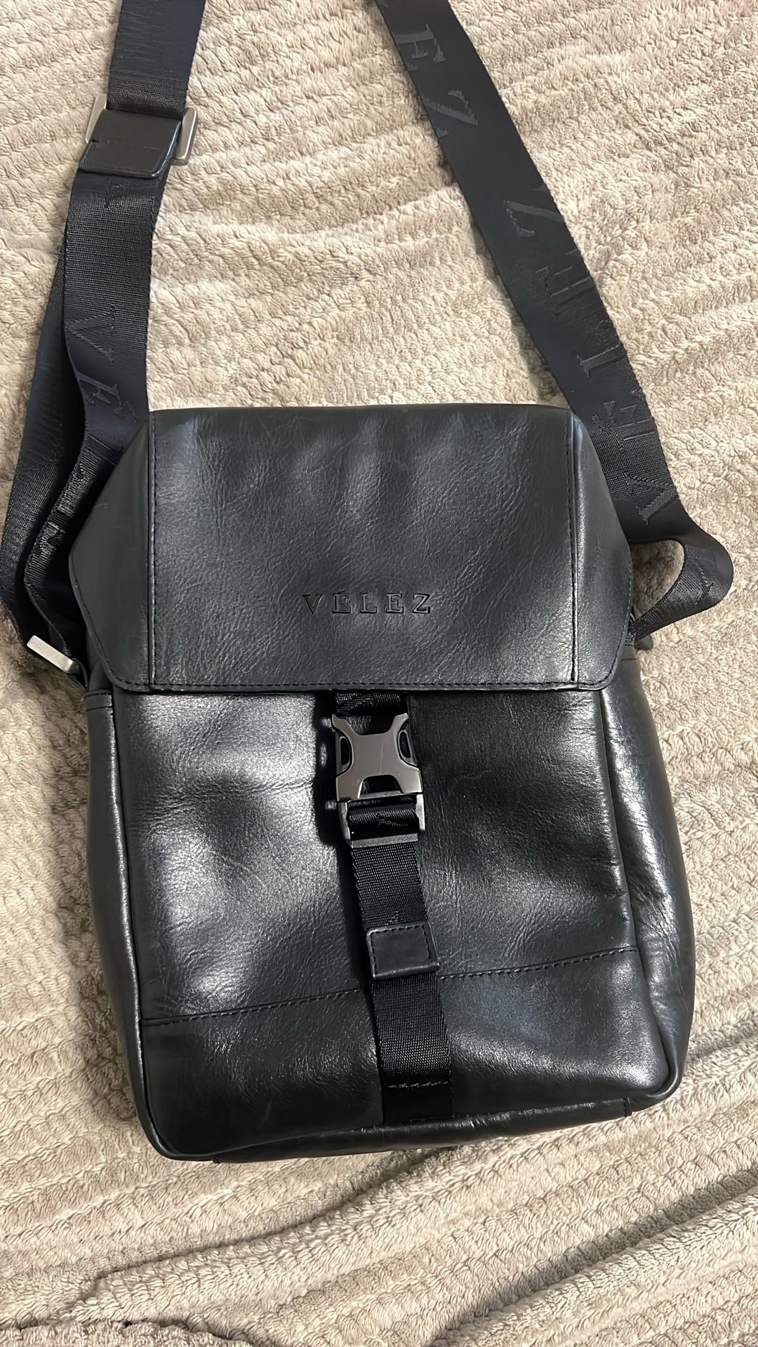 Bolso De Hombre Marca Vélez
