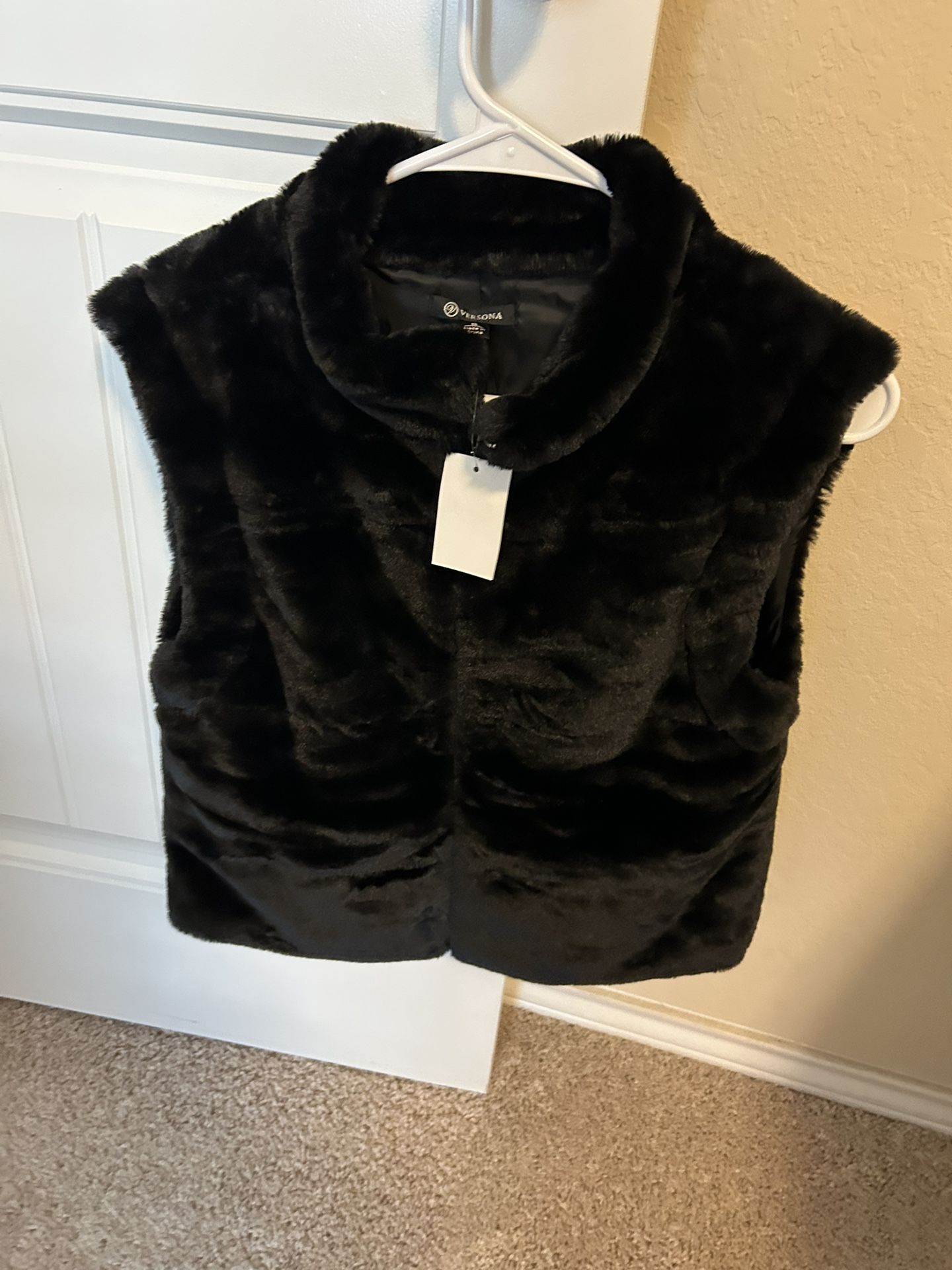 Versiona Fur Vest With Lining, Size S, Black, With Zipper, New