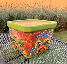 TALAVERA FLOWER POT