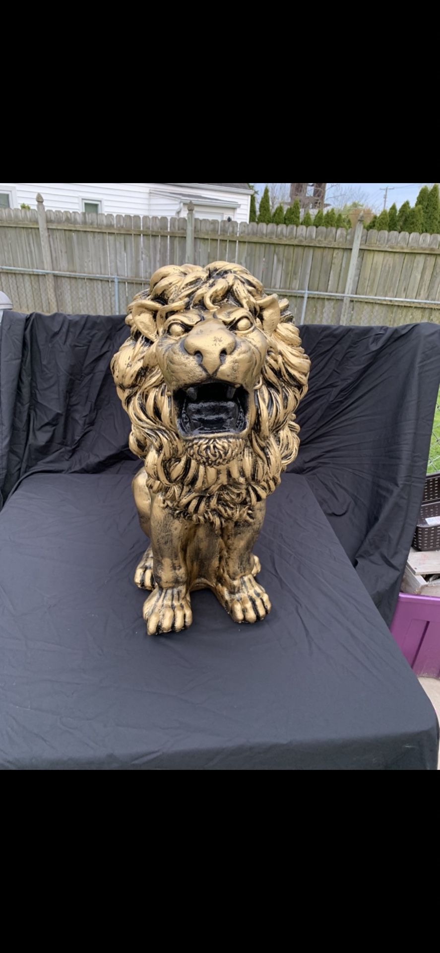 Large Gold Sitting Lion