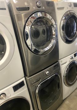 LG Ultra Capacity Washer and Dryer Electric Set