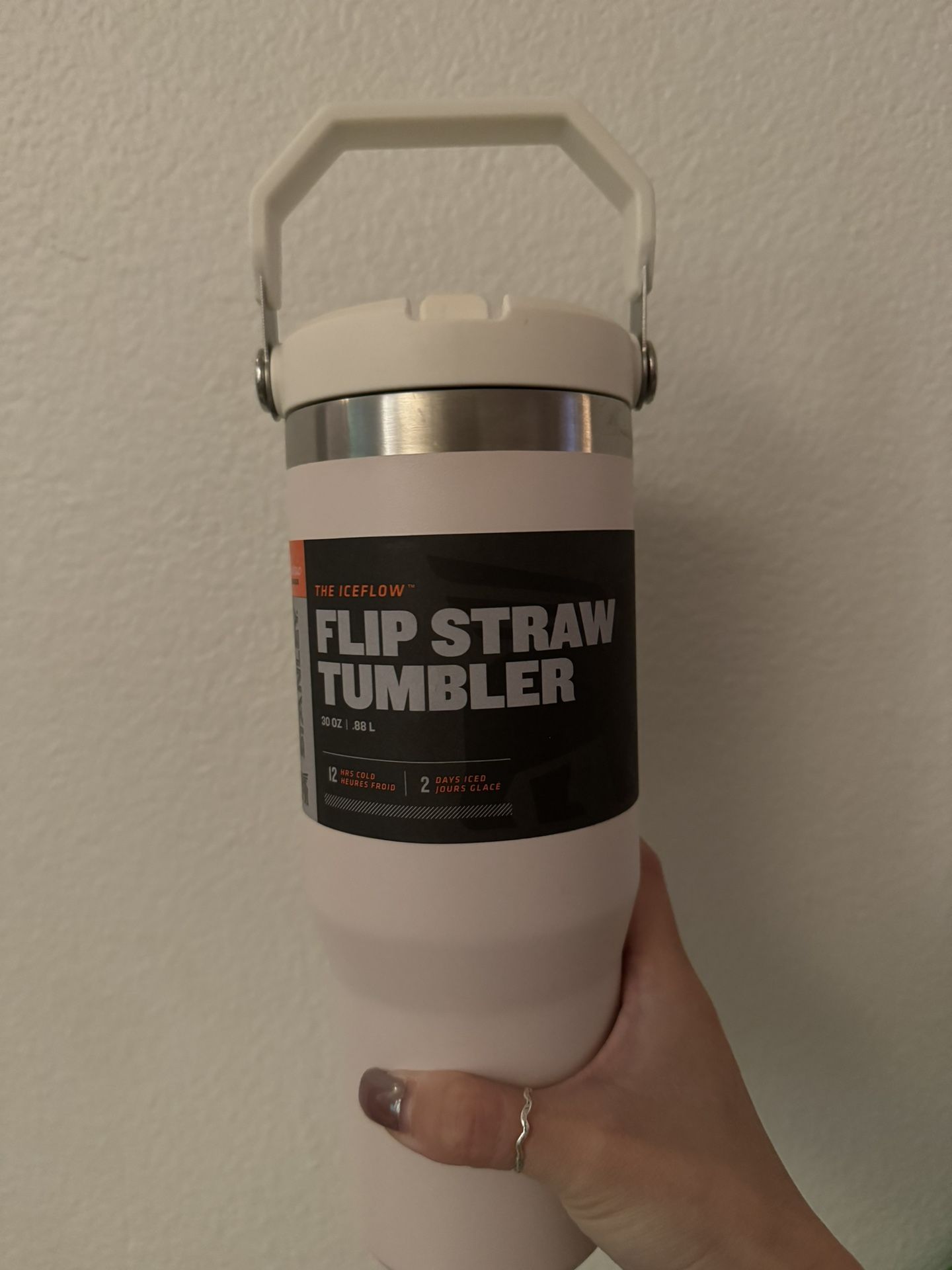 BRAND NEW WITH TAGS! STANLEY 30 Oz Ice Flow - Rose Quartz