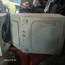 Washer and dryer stackable
