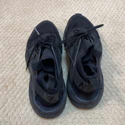 NIKE RUNNING SHOES 