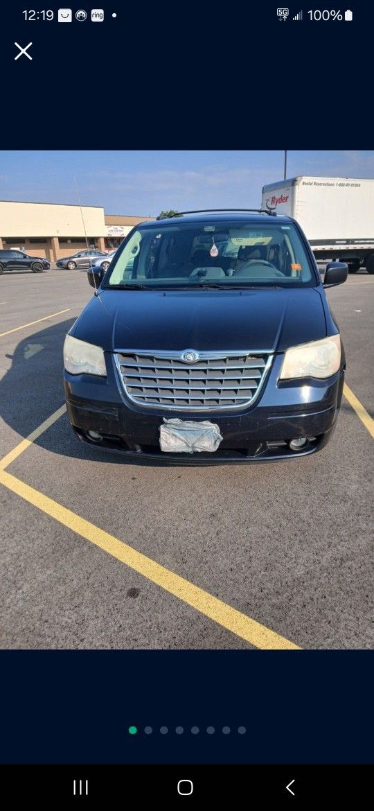 2010 Chrysler Town & Country
