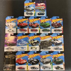 Hot Wheels 17 different Porsche mainline cars