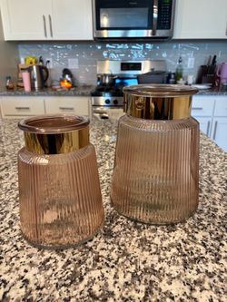 Set of 2 vases