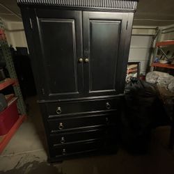 Dresser 